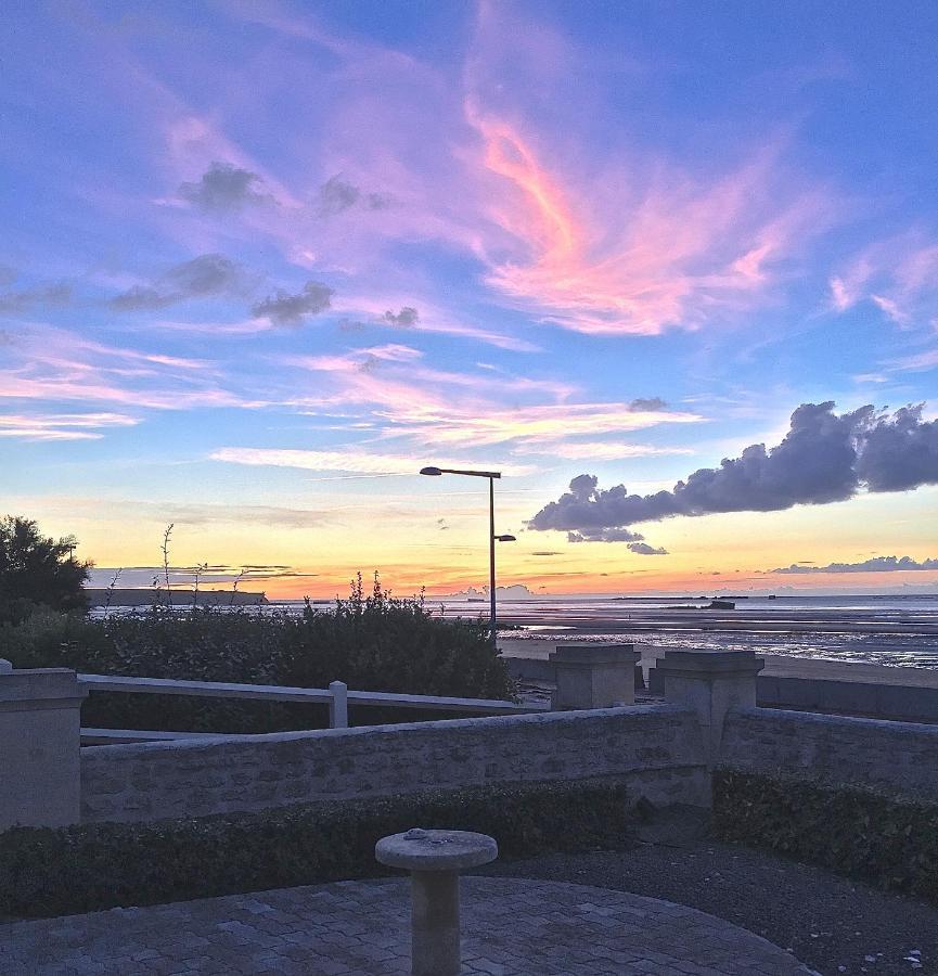 Villa Lumineuse En Front De Mer - Gold Beach Asnelles Exterior photo